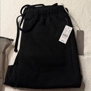 Essentials Pacsun Men’s Black Joggers Size Medium. NWT